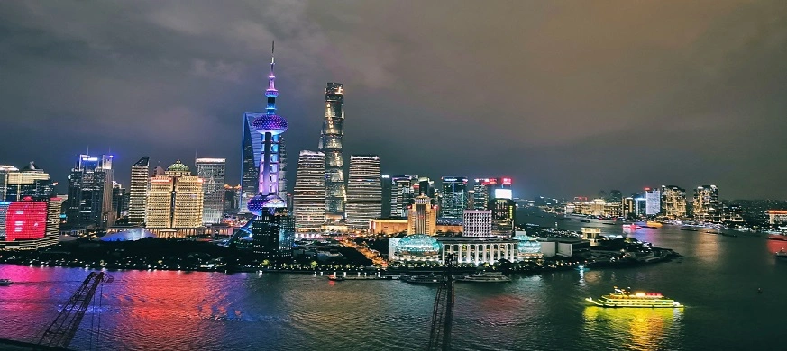 金桥啦啦宝都高达立像旁，金桥国际宁桥路车企白领周末单身脱单联