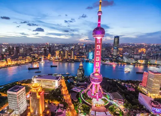金桥啦啦宝都高达立像旁，金桥国际宁桥路车企白领周末单身脱单联
