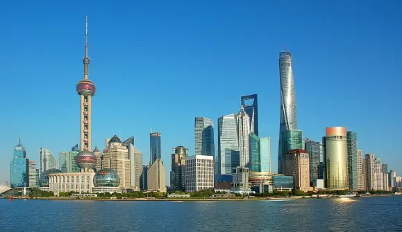 金桥啦啦宝都高达立像旁，金桥国际宁桥路车企白领周末单身脱单联