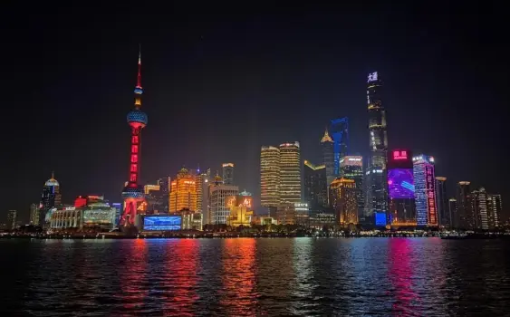 金桥啦啦宝都高达立像旁，金桥国际宁桥路车企白领周末单身脱单联