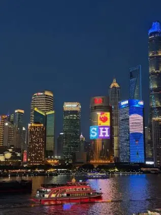 金桥啦啦宝都高达立像旁，金桥国际宁桥路车企白领周末单身脱单联