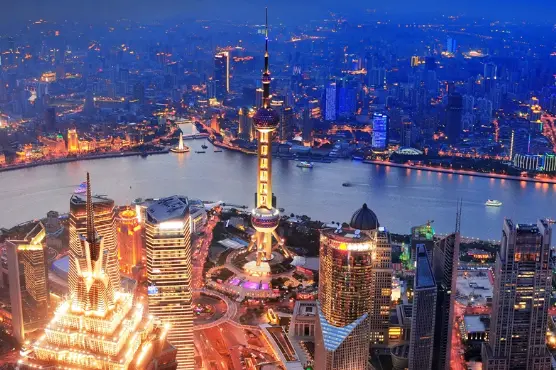 金桥啦啦宝都高达立像旁，金桥国际宁桥路车企白领周末单身脱单联
